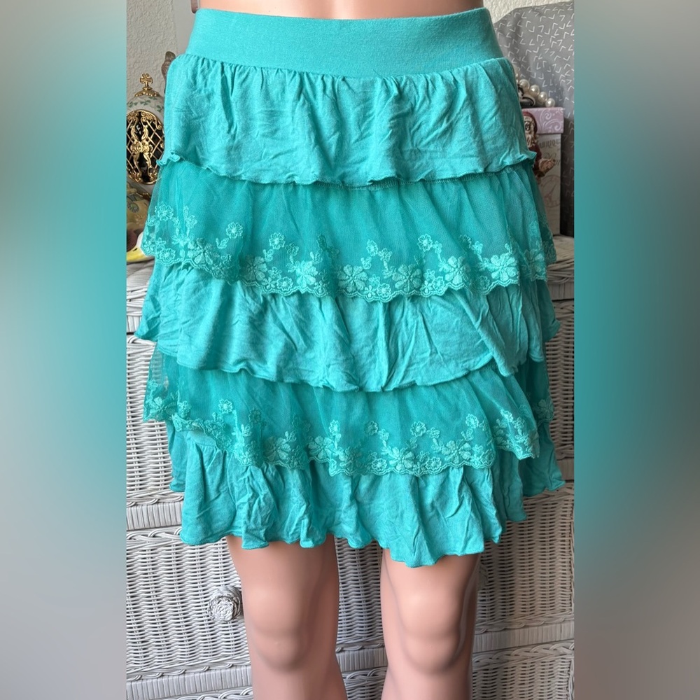 Vintage Candie’s Skort High Rise Tiered in Mint Green JRS. Size  XL = Size S